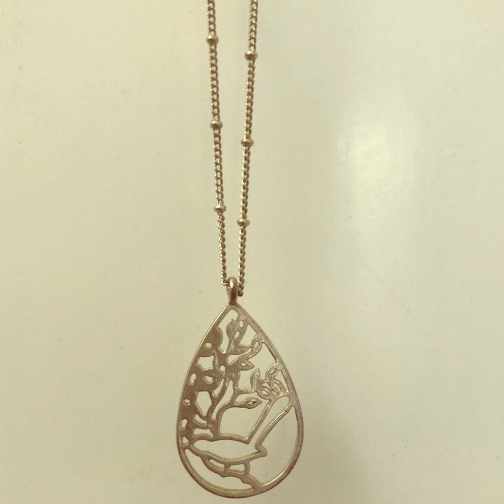 Sterling Silver Necklace w/Tree Pattern Pendant